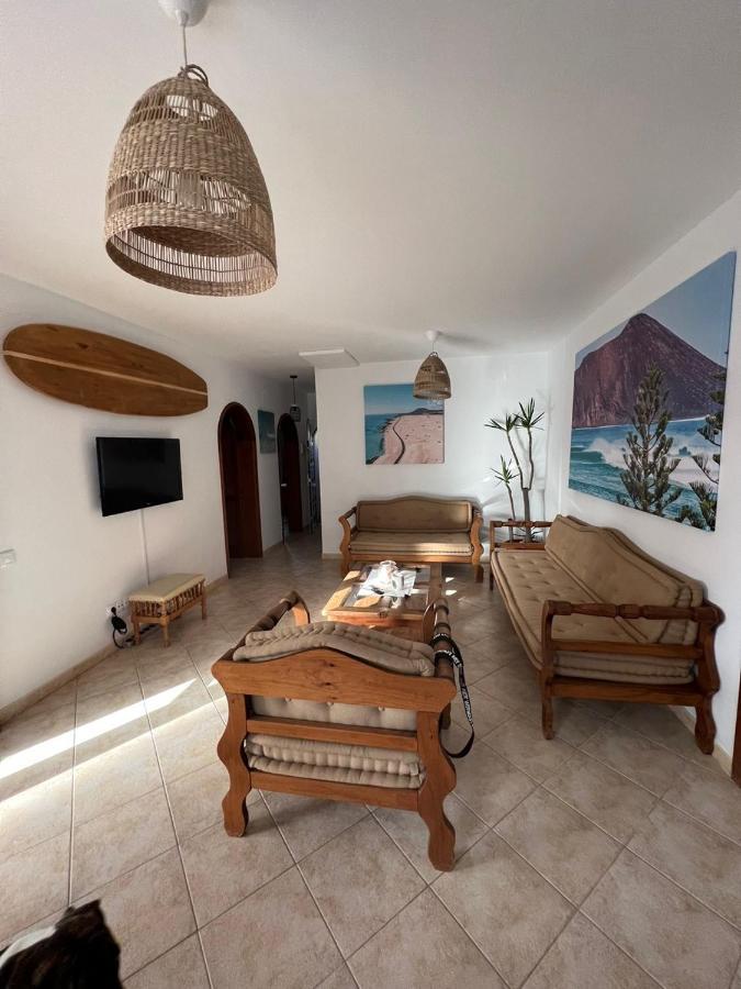 Pura Vida Surf Camp & School Vandrarhem La Oliva Exteriör bild