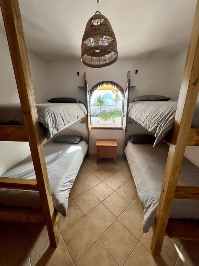 Pura Vida Surf Camp & School Vandrarhem La Oliva Exteriör bild